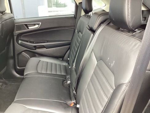 Used 2017 Ford Edge SEL w/ Equipment Group 201A AWD/4WD image 18