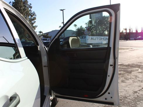 Used 2022 Toyota Tundra SR w/ SR Tow Package image 17