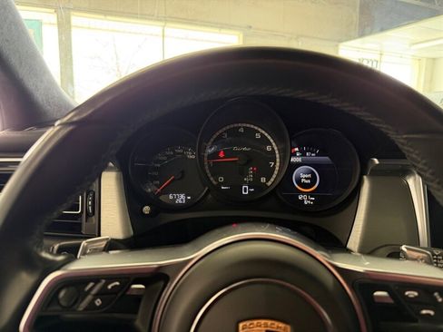 Used 2020 Porsche Macan Turbo image 37