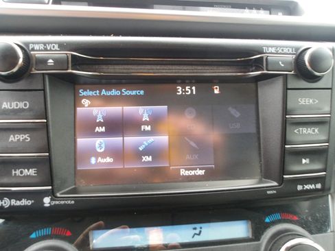 Used 2017 Toyota RAV4 XLE image 22