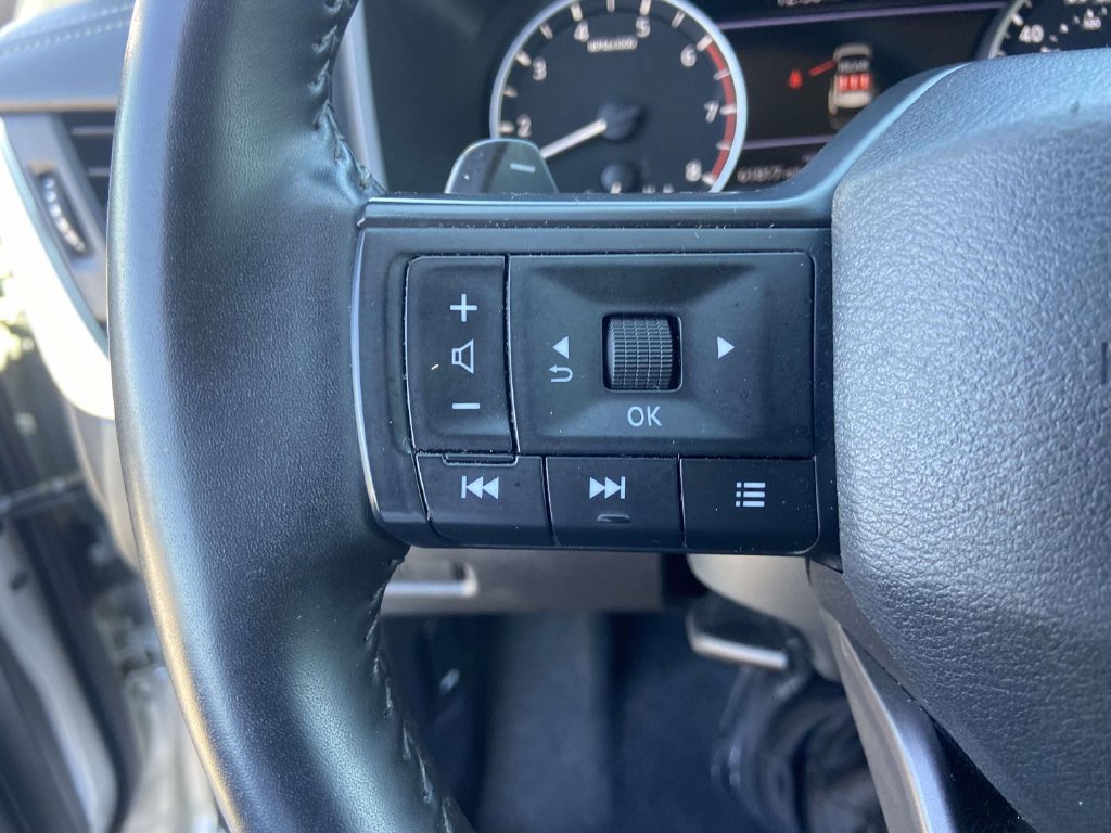 Used 2025 Nissan Rogue SV AWD/4WD image 28