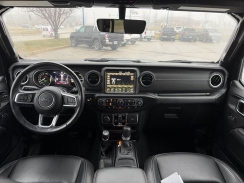 Used 2022 Jeep Wrangler Unlimited Sahara w/ Cold Weather Group image 12