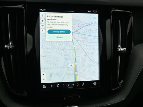 Used 2025 Volvo XC60 B5 Plus image 28