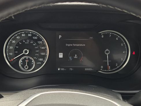 Used 2025 Genesis G70 2.5T RWD image 21