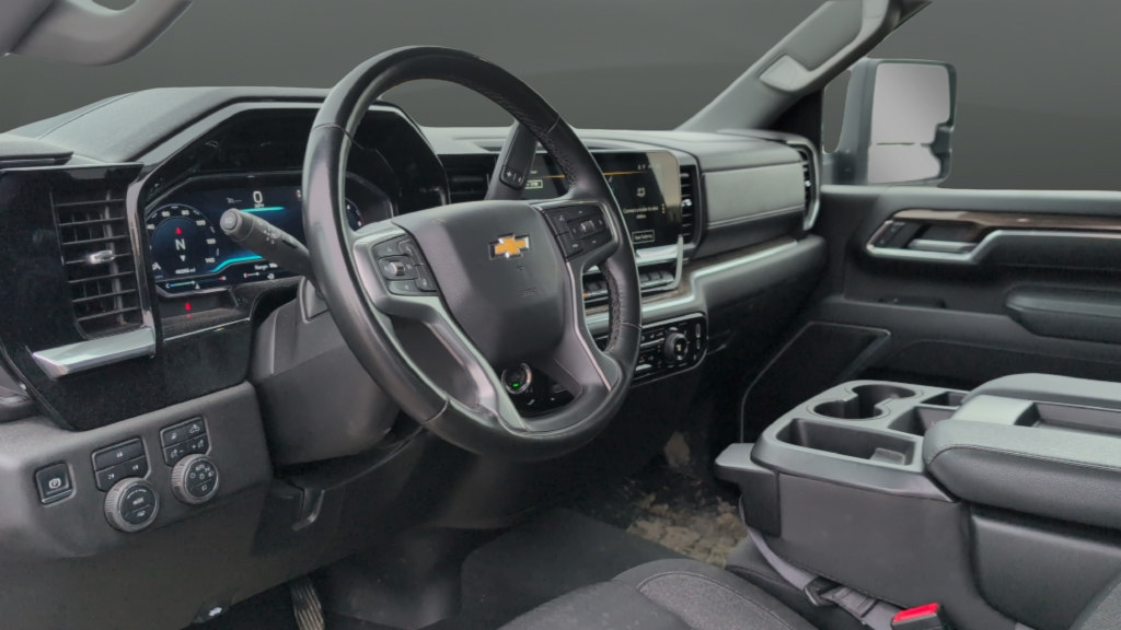 Used 2025 Chevrolet Silverado 3500 LT w/ Safety Package AWD/4WD image 9