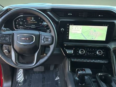Used 2025 GMC Sierra 1500 AT4 w/ Technology Package image 9