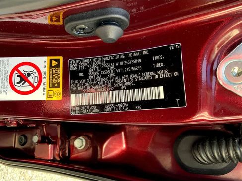 Used 2019 Toyota Highlander Limited image 30