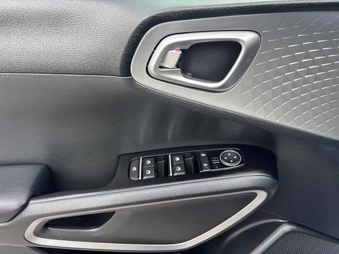 Used 2021 Kia Soul FWD image 8