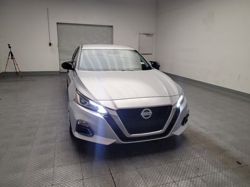 Used 2021 Nissan Altima 2.5 SV FWD image 14