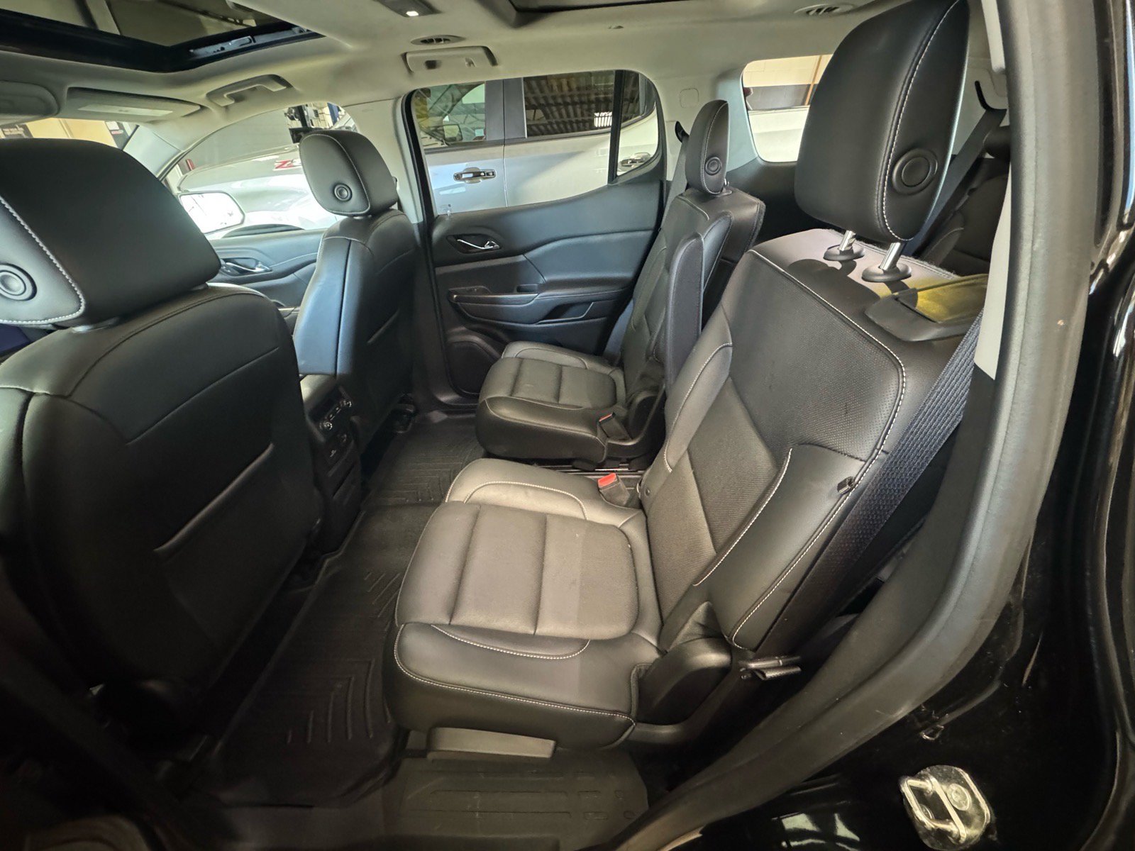 Used 2019 GMC Acadia SLT AWD/4WD image 11