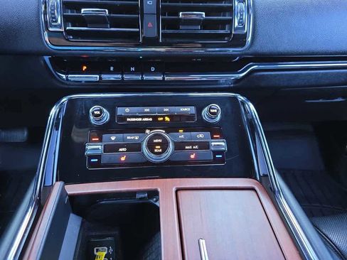 Used 2018 Lincoln Navigator Select w/ Technology Package image 20