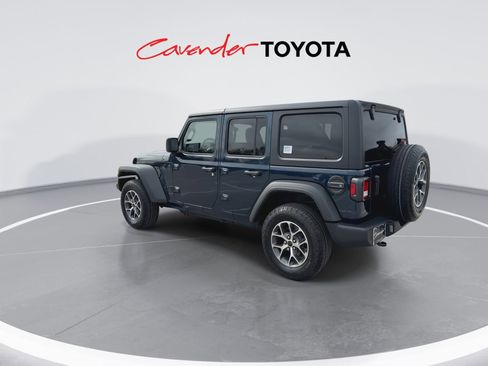Used 2025 Jeep Wrangler Sport S image 6