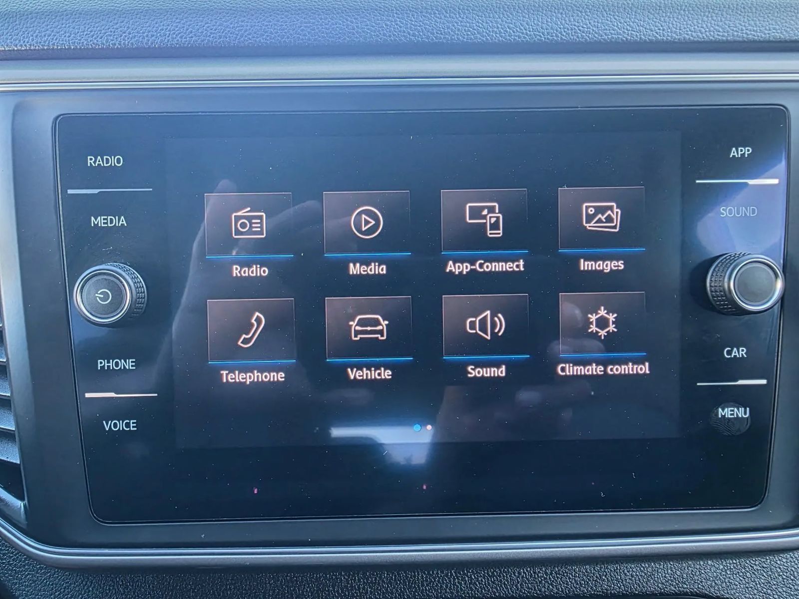 Used 2019 Volkswagen Atlas SE FWD image 14