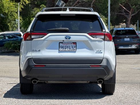 Used 2024 Toyota RAV4 XLE Premium AWD/4WD image 4