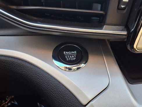 Certified 2022 Ford Explorer XLT w/ Equipment Group 202A image 6