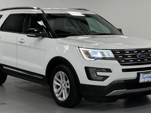 Used 2016 Ford Explorer XLT FWD image 6