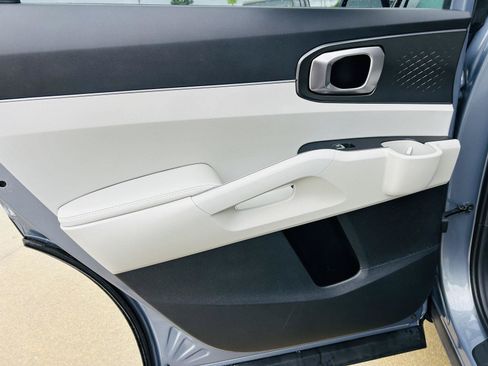 Used 2025 Kia Sorento S w/ Panoramic Sunroof Package FWD image 25