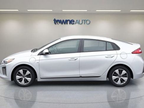 Used 2019 Hyundai Ioniq Plug-In Hybrid image 2