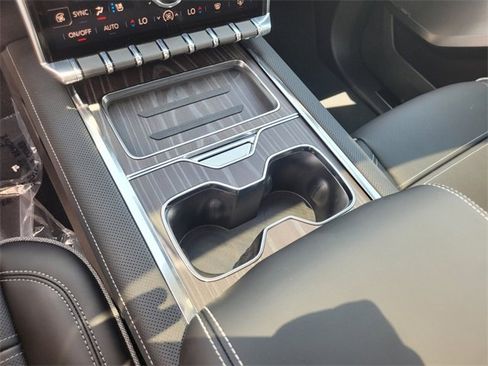 New 2025 GMC Sierra EV Denali image 27