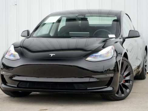 Used 2022 Tesla Model 3 Performance image 3