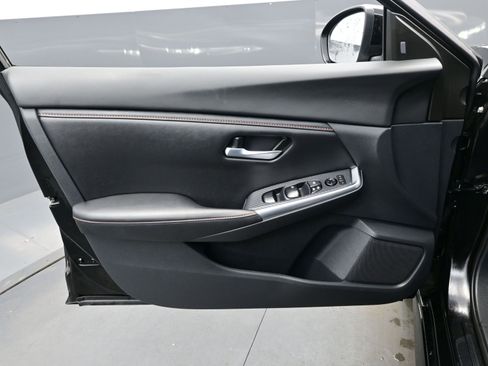 Used 2022 Nissan Sentra SR w/ Midnight Edition image 9