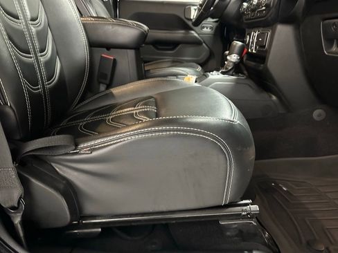 Used 2020 Jeep Wrangler Unlimited Sahara image 57