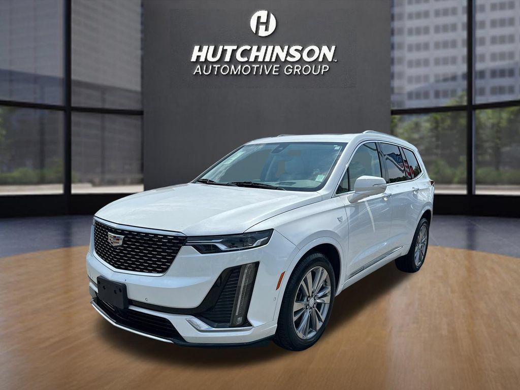 Certified 2023 Cadillac XT6 Premium Luxury w/ Technology Package AWD/4WD image 3