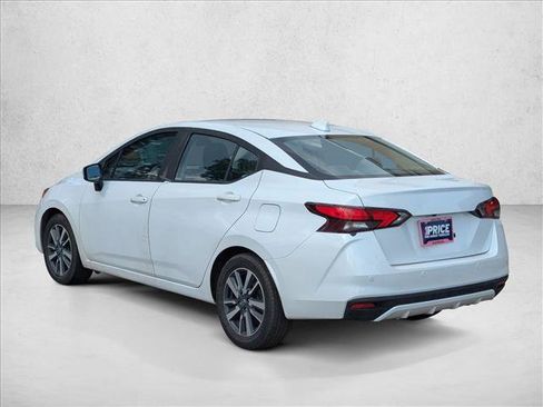 Used 2022 Nissan Versa SV FWD image 7