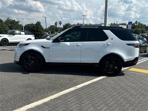 New 2024 Land Rover Discovery Dynamic SE image 2