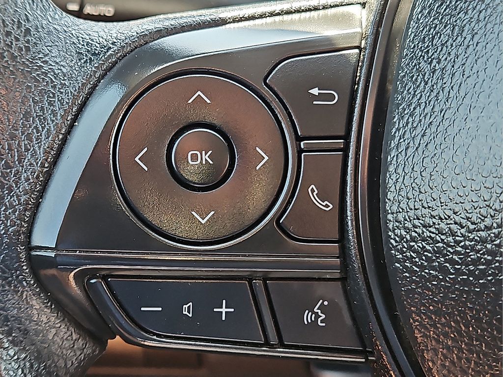 Used 2025 Toyota Corolla LE FWD image 23