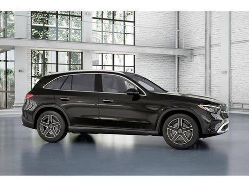 Used 2026 Mercedes-Benz GLC 300 4MATIC image 14