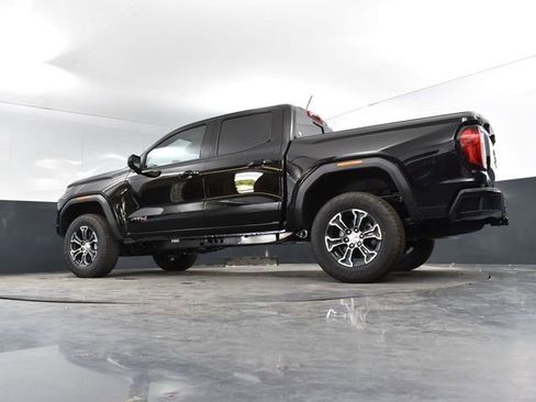 Used 2025 GMC Canyon AT4 image 43