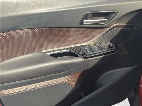 Used 2019 Toyota C-HR Limited image 12