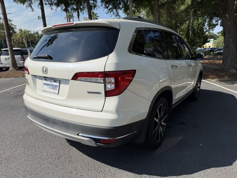 Used 2019 Honda Pilot Touring image 9