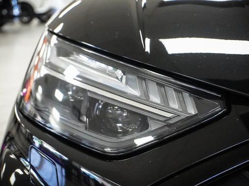 Used 2023 Audi Q5 e Prestige w/ Prestige Package image 27