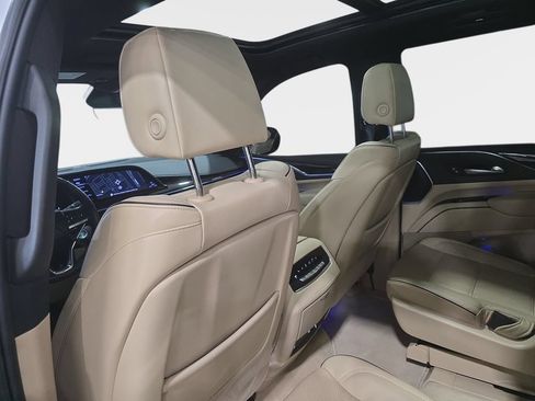 Used 2023 Cadillac Escalade Premium Luxury RWD image 12