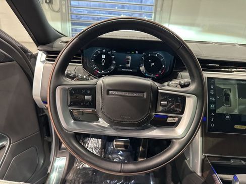 Used 2025 Land Rover Range Rover Long Wheelbase SE image 28