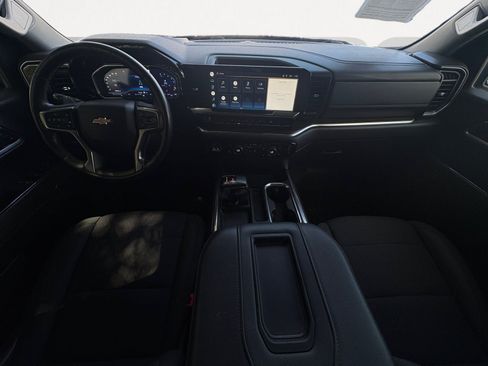 Used 2022 Chevrolet Silverado 1500 LT RWD image 3