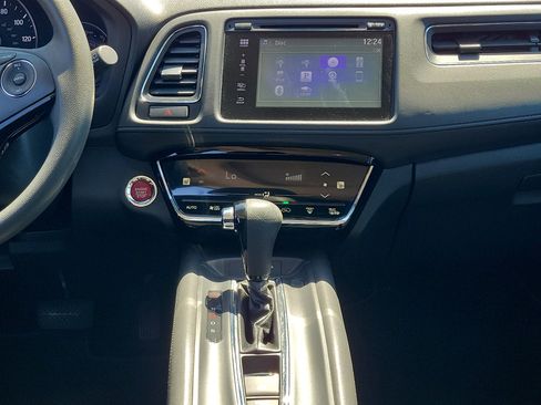 Used 2018 Honda HR-V EX image 16