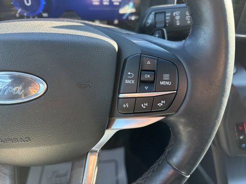 Used 2020 Ford Explorer Platinum w/ Premium Technology Package image 38