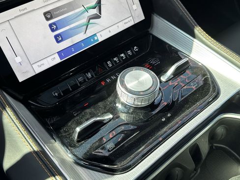 New 2023 Jeep Grand Wagoneer Series III w/ Rear Seat Video Group 1 image 27