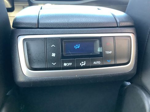 Used 2015 Toyota Highlander XLE AWD/4WD image 14