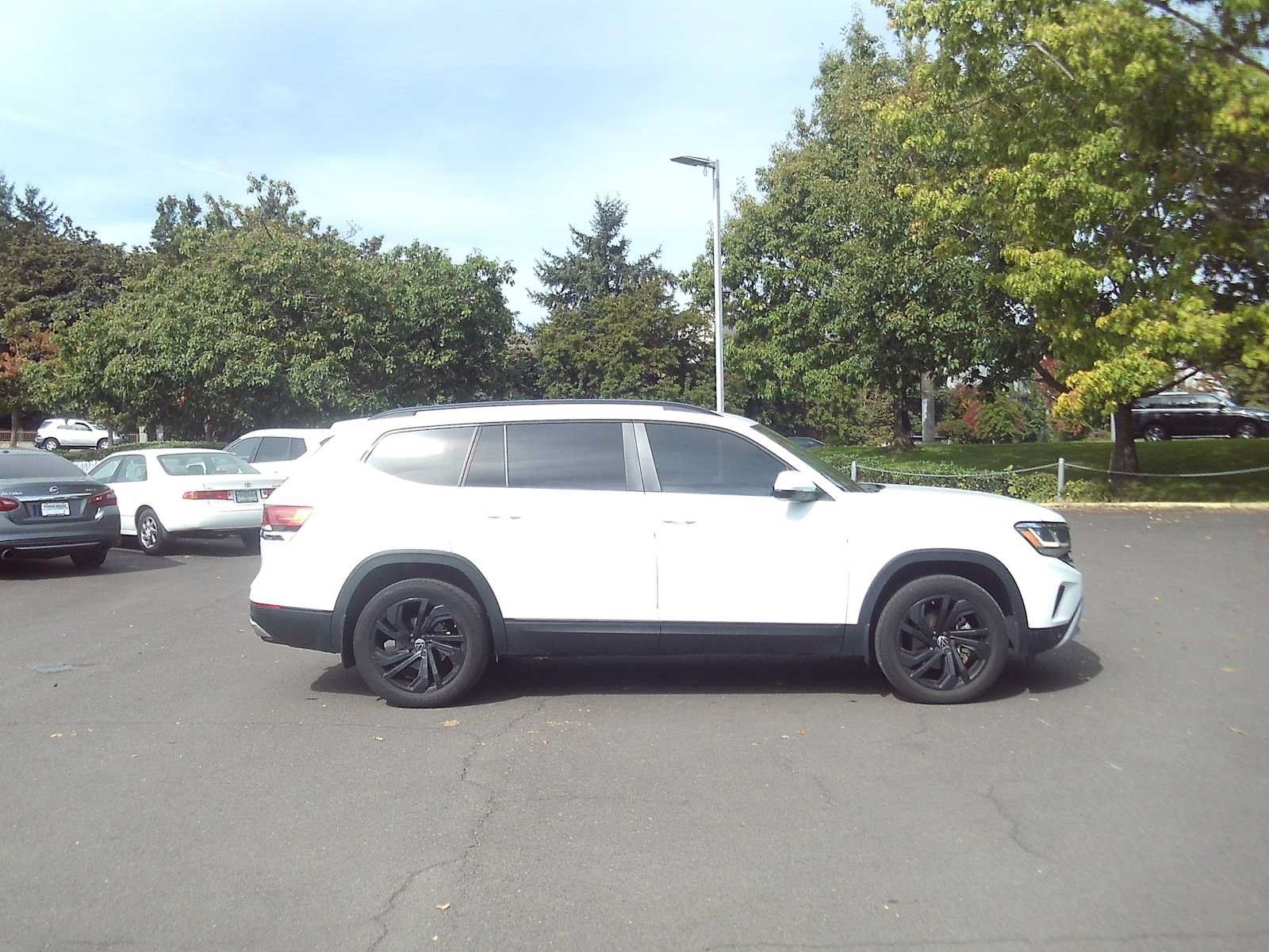 Used 2022 Volkswagen Atlas SE AWD/4WD image 6