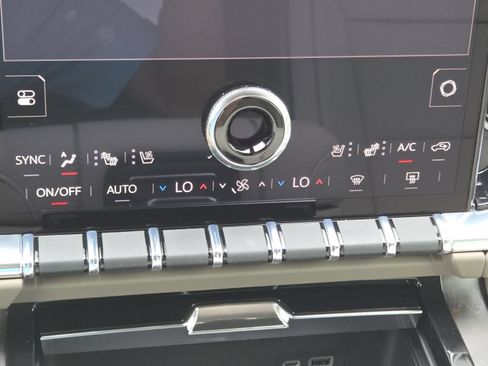 New 2026 GMC Yukon XL Denali w/ Denali Reserve Package AWD/4WD image 40