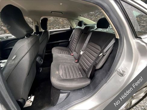 Used 2018 Ford Fusion SE w/ Fusion SE Technology Package FWD image 24