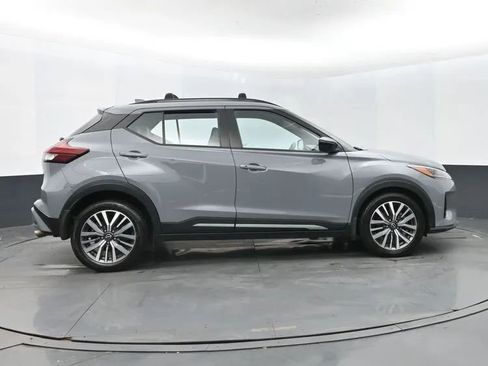 Used 2023 Nissan Kicks SR w/ SR Premium Package image 4