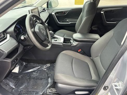 Certified 2025 Toyota RAV4 LE AWD/4WD image 33
