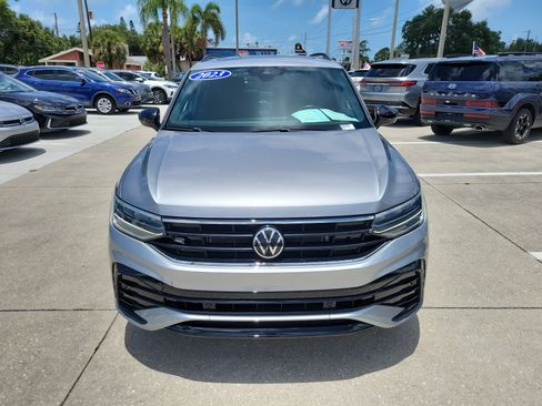 Certified 2023 Volkswagen Tiguan SE R-Line FWD image 2