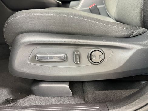 Certified 2025 Honda CR-V EX image 13