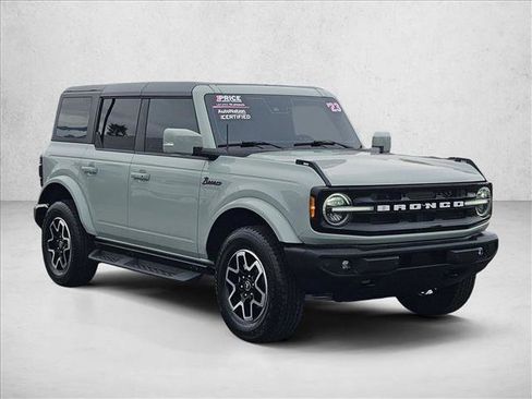 Used 2023 Ford Bronco Outer Banks image 3